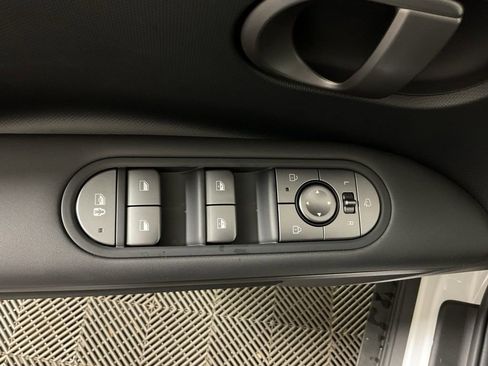 New 2025 Hyundai Ioniq 5 SEL image 18