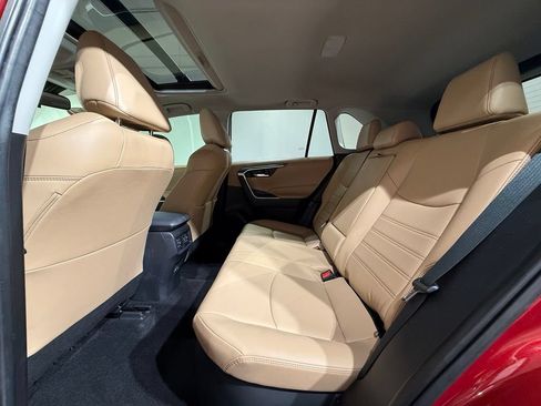 Certified 2022 Toyota RAV4 XLE Premium AWD/4WD image 19