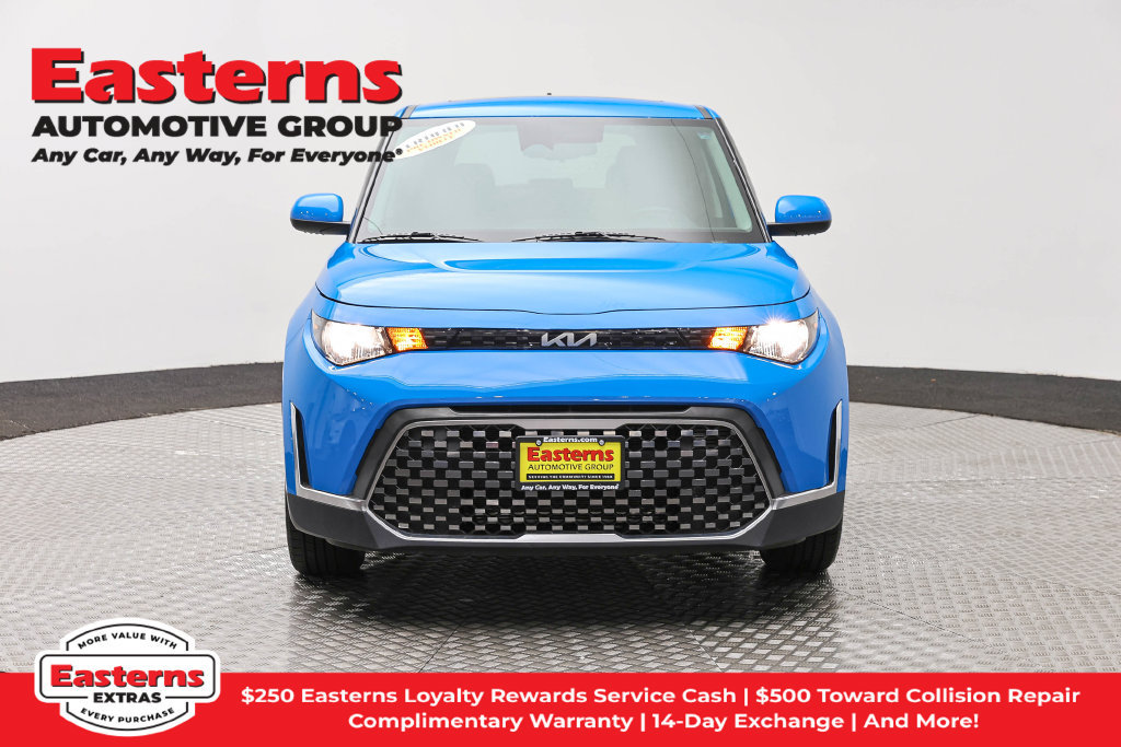 Used 2023 Kia Soul EX FWD image 3