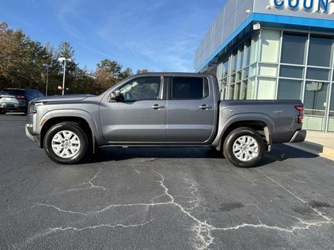 Used 2023 Nissan Frontier SV w/ SV Convenience Package image 3