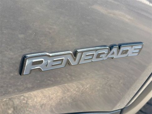 Used 2023 Jeep Renegade Altitude image 20