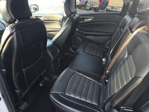 Used 2018 Ford Edge SEL w/ Equipment Group 201A AWD/4WD image 10