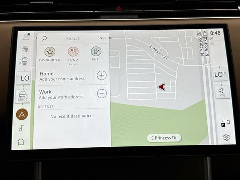 Used 2025 Land Rover Range Rover SE AWD/4WD image 14