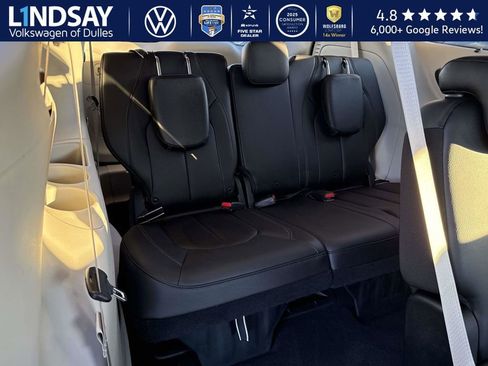 Used 2018 Chrysler Pacifica Touring-L Plus w/ Advanced Safetytec Group image 13