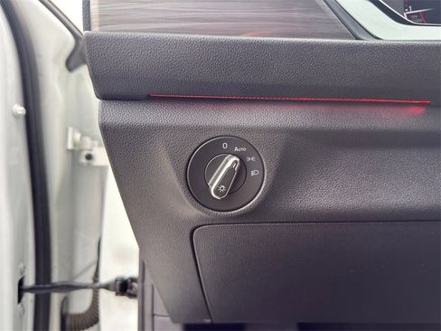 Used 2022 Volkswagen Jetta SEL image 17