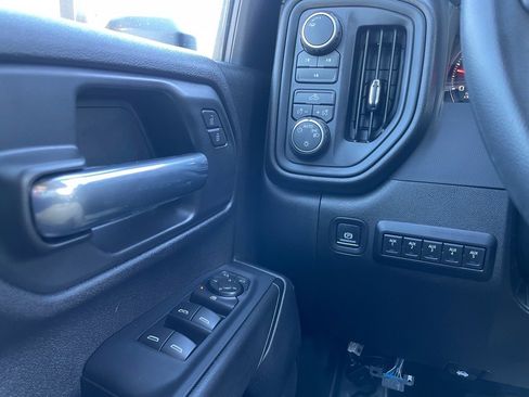 Used 2025 Chevrolet Silverado 3500 W/T image 11