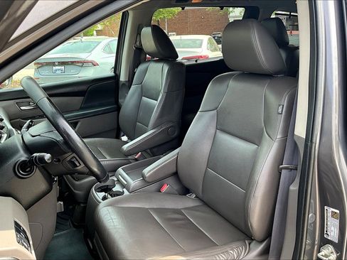 Used 2016 Honda Odyssey Touring Elite image 27