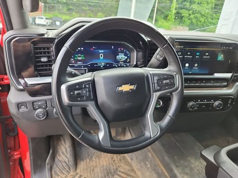 Used 2024 Chevrolet Silverado 2500 LT AWD/4WD image 12