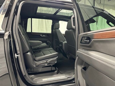 Used 2025 GMC Yukon XL Denali w/ Sun & Power Step Package image 49