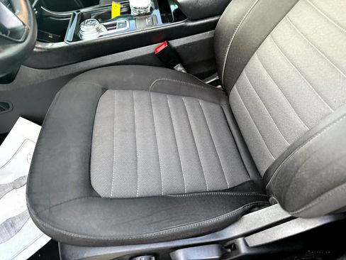 Used 2019 Ford Edge SE image 11