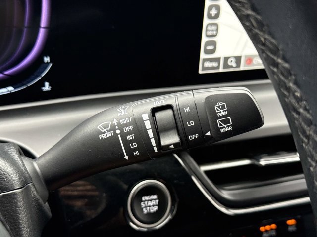 Used 2025 Kia Seltos S AWD/4WD image 25