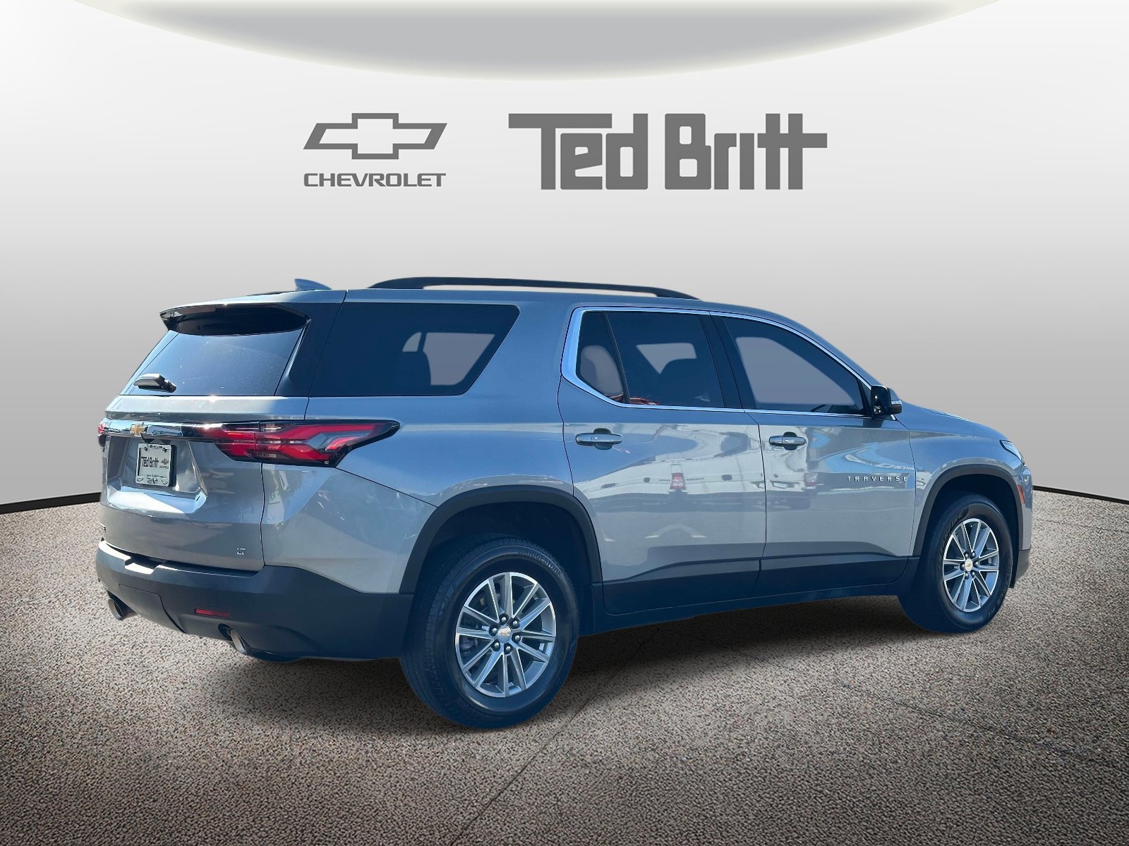 Used 2023 Chevrolet Traverse LT FWD image 4