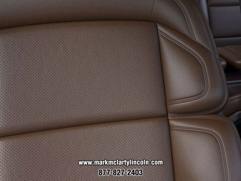 New 2025 Lincoln Navigator Reserve AWD/4WD image 16