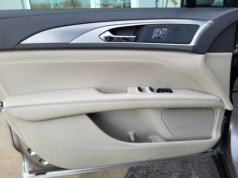 Used 2020 Lincoln MKZ w/ Convenience Package image 25