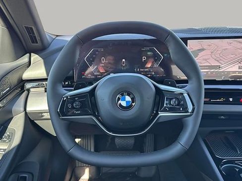 Certified 2025 BMW 530i xDrive w/ Premium Package AWD/4WD image 11