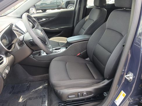 Used 2025 Chevrolet Malibu LT FWD image 12
