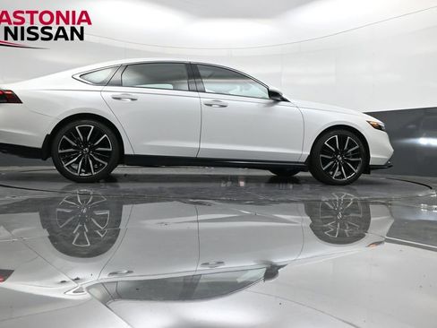 Used 2024 Honda Accord Touring image 37