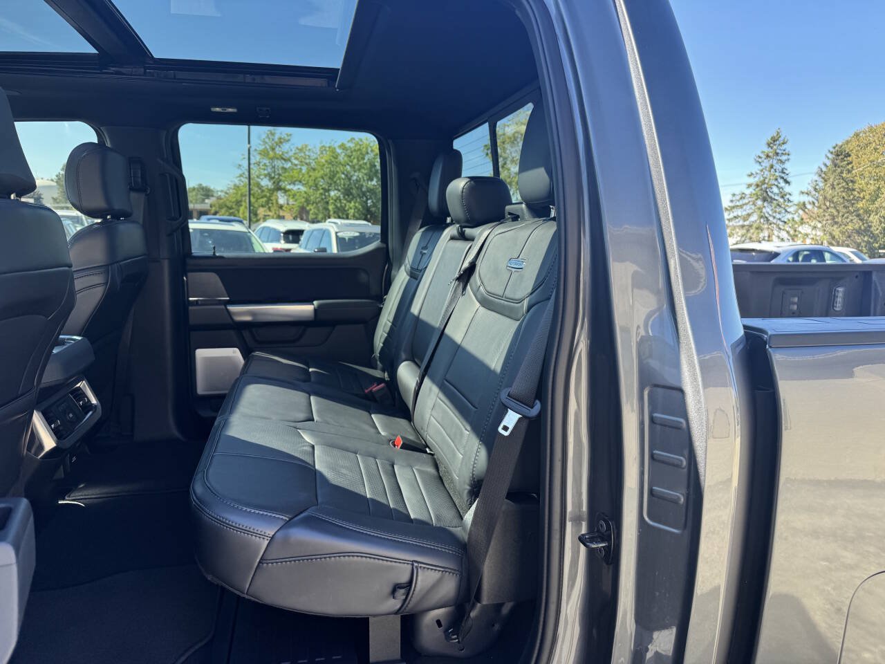 Used 2025 Ford F250 Platinum AWD/4WD image 9