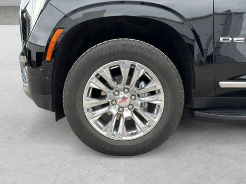 Used 2025 GMC Yukon XL Denali AWD/4WD image 23