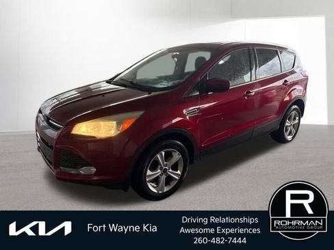 Used 2015 Ford Escape SE image 1