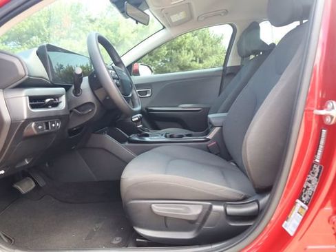 Used 2025 Kia K4 FWD image 13
