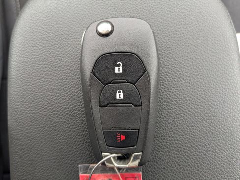 Used 2025 Chevrolet Trax LS image 27