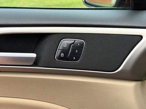 Used 2016 Ford Fusion Energi SE image 18