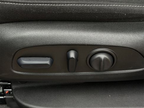 Certified 2024 Chevrolet Blazer LT w/ Convenience Package image 25