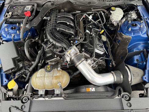 Used 2017 Ford Mustang Coupe RWD image 33
