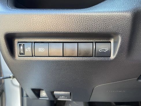 Used 2021 Toyota RAV4 XLE w/ Convenience Package AWD/4WD image 20