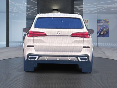 Used 2025 BMW X5 sDrive40i w/ M Sport Package RWD image 31
