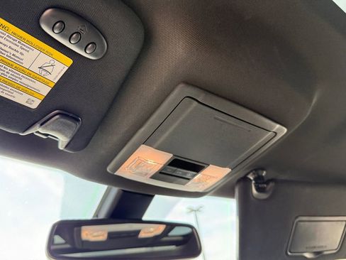 Used 2018 Ford Explorer Platinum image 29