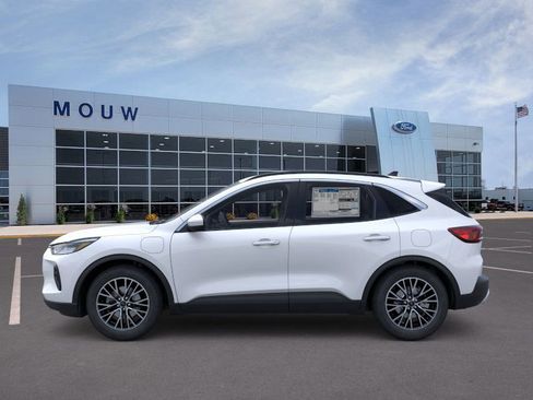 New 2025 Ford Escape SE image 3