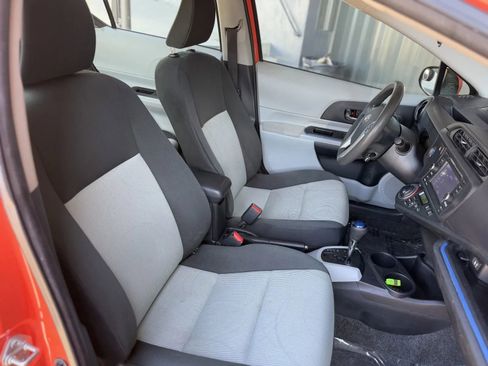 Used 2013 Toyota Prius C Three image 18