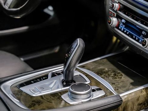 Used 2021 BMW 740i w/ M Sport Package RWD image 32