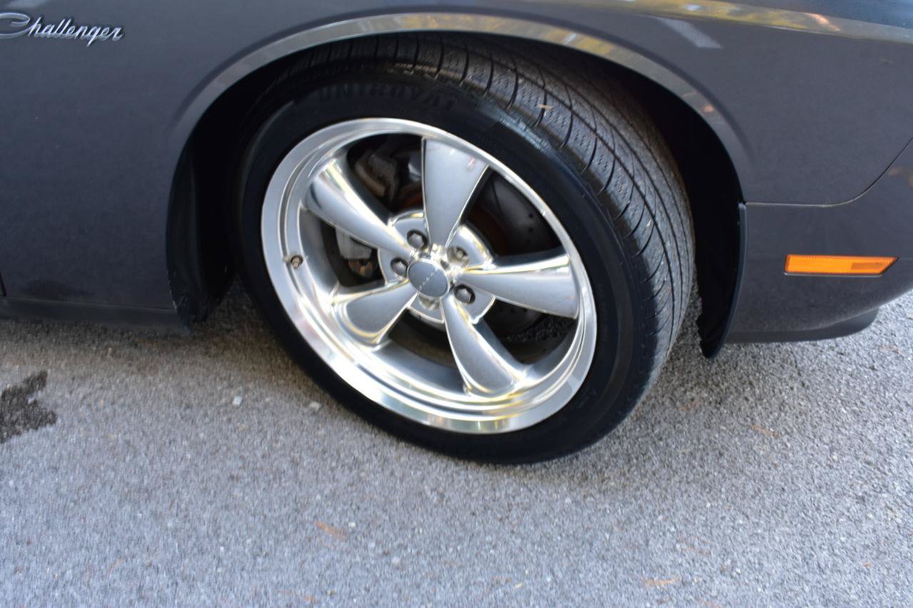 Used 2013 Dodge Challenger R/T RWD image 32