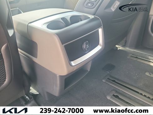 New 2026 Kia Carnival EX FWD image 16