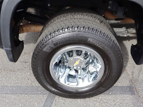 Used 2024 Chevrolet Silverado 3500 LTZ w/ LTZ Plus Package image 40