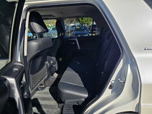 Used 2016 Toyota 4Runner Limited image 18