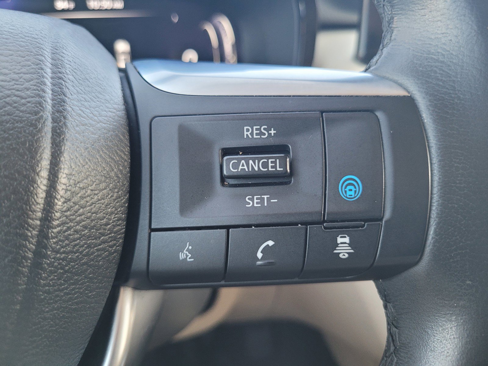 Used 2024 INFINITI QX60 Luxe w/ Performance Audio Package AWD/4WD image 24