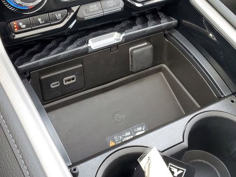 Used 2024 GMC Yukon Denali image 23