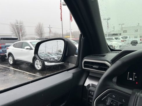 Used 2025 Toyota 4Runner SR5 image 18