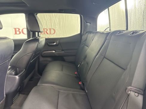 Used 2022 Toyota Tacoma TRD Off-Road image 13