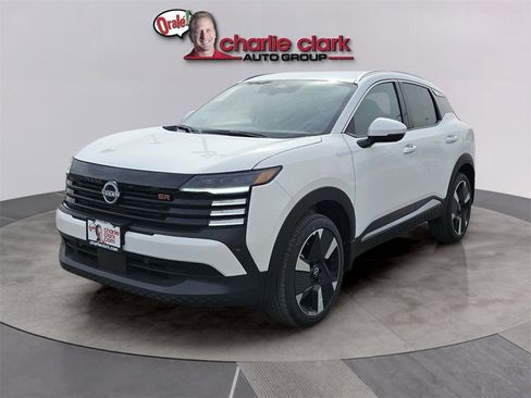 Used 2025 Nissan Kicks SR image 9