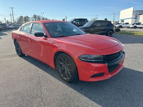 Used 2022 Dodge Charger SXT w/ Blacktop Package image 2