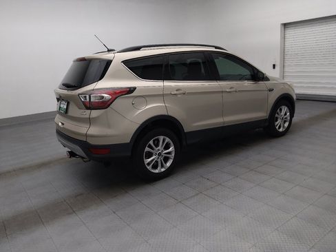 Used 2017 Ford Escape SE w/ Equipment Group 201A FWD image 10