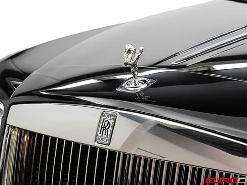 Used 2017 Rolls-Royce Dawn RWD image 12