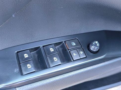 Used 2020 Toyota Camry LE FWD image 33