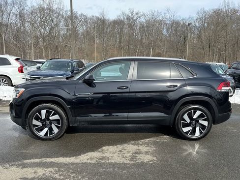 Certified 2025 Volkswagen Atlas Cross Sport SE w/ Panoramic Sunroof Package image 7