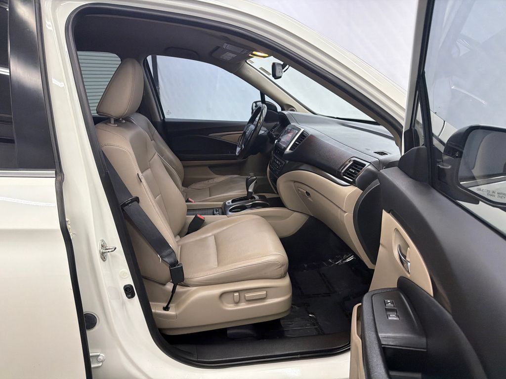 Used 2017 Honda Ridgeline RTL-T image 14